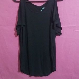 Mudd medium cold shoulder top